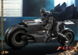 The Flash Movie Masterpiece Action Figure wih Vehicle 1/6 Batman & Batcycle Set 30 cm